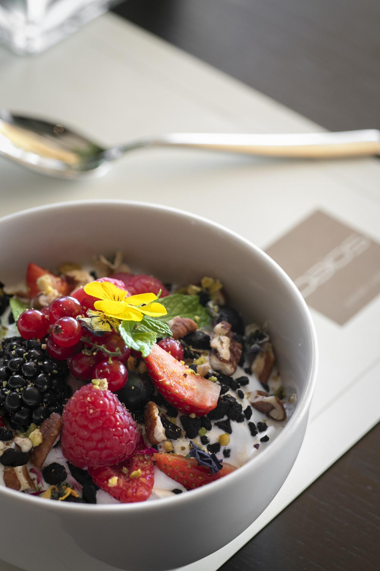 Daios Luxury Living Hotel Thessaloniki Exterior photo A bowl of granola with fruit and yoghurt